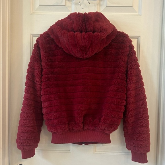 Love Tree Hooded Burgundy Faux Fur Coat Jacket Small - Picture 8 of 8